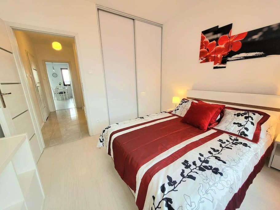 Apartment Sophie 3 Rooms, 2 Bathrooms, 8 Persons Краків Екстер'єр фото